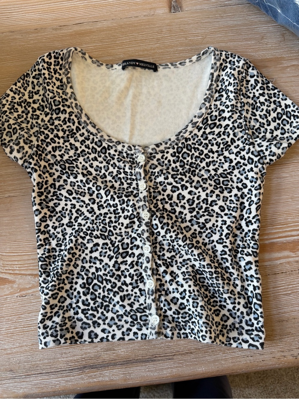 Brandy Melville Zelly Top -Leopard Button-Up Crop Top